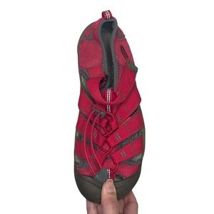 Girls Keen hiking/water sandals size 6 pink